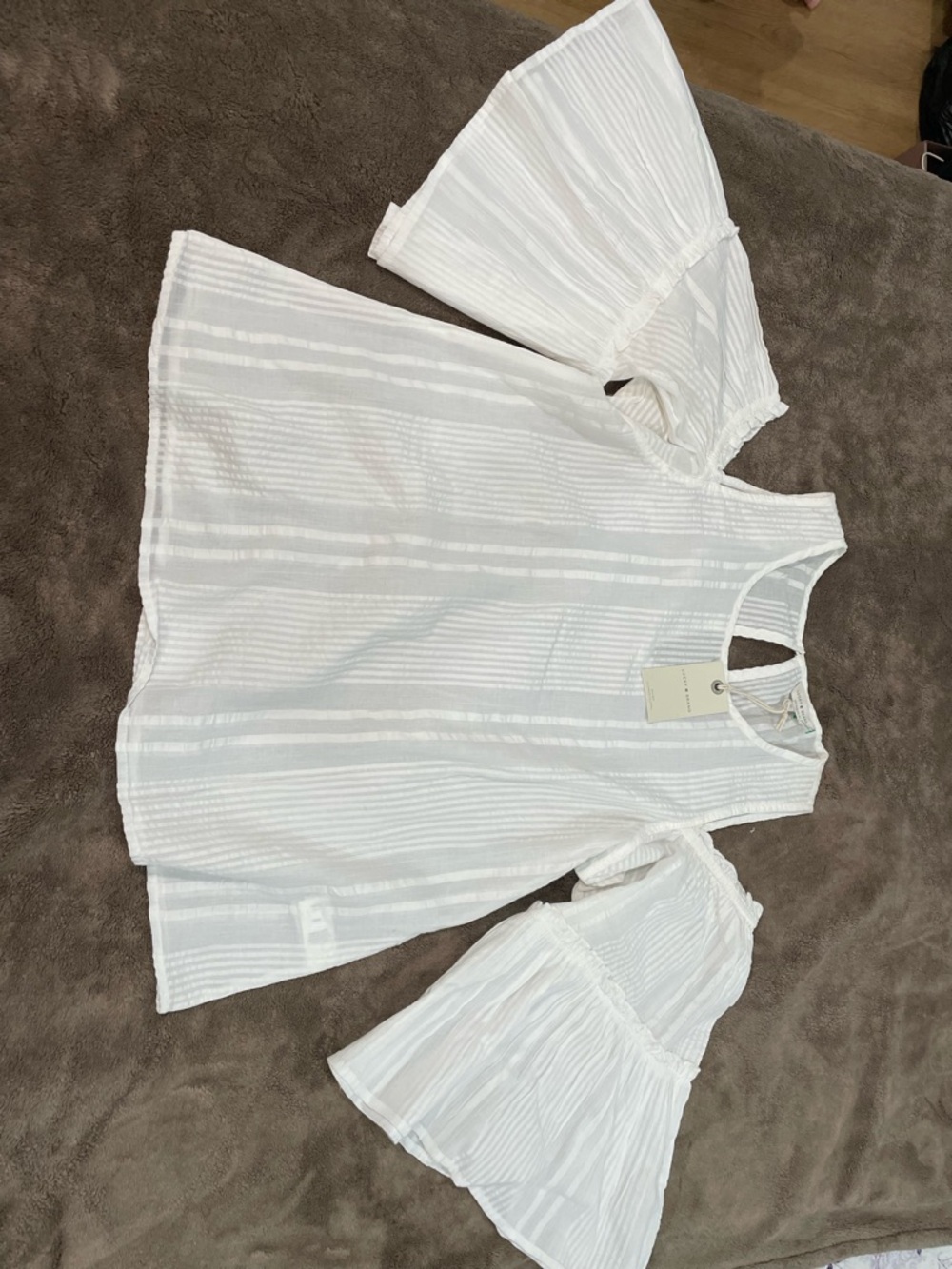 Lucky Brand White Textured V-Neck Tunic